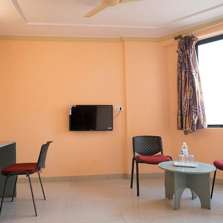 Oyo Flagship 37830 Hotel Aakar International Satara Exterior foto