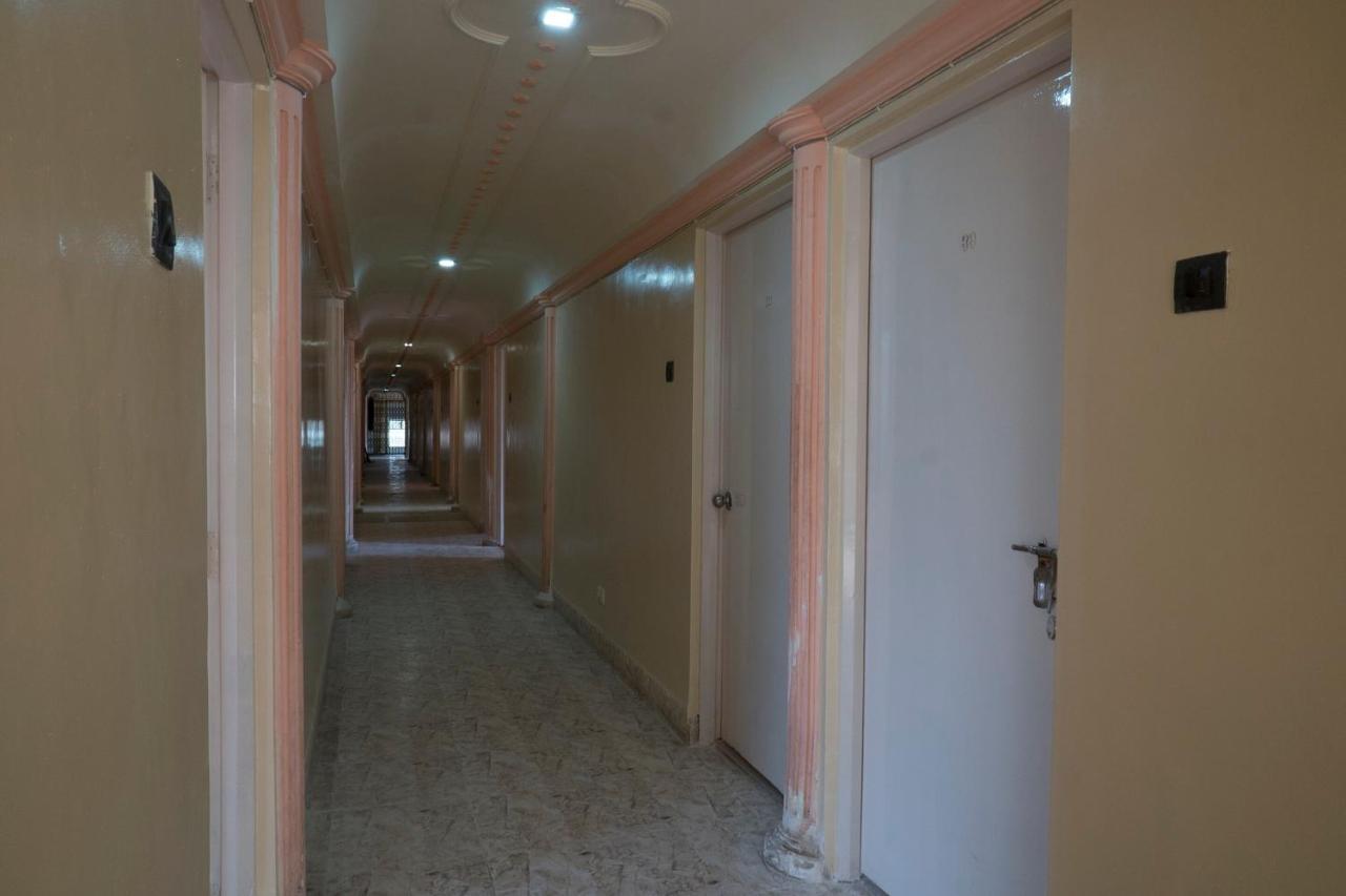 Oyo Flagship 37830 Hotel Aakar International Satara Exterior foto