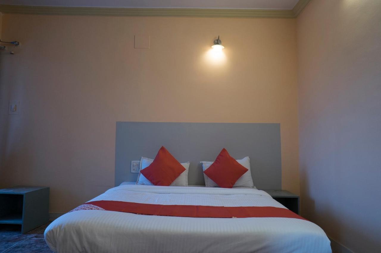 Oyo Flagship 37830 Hotel Aakar International Satara Exterior foto