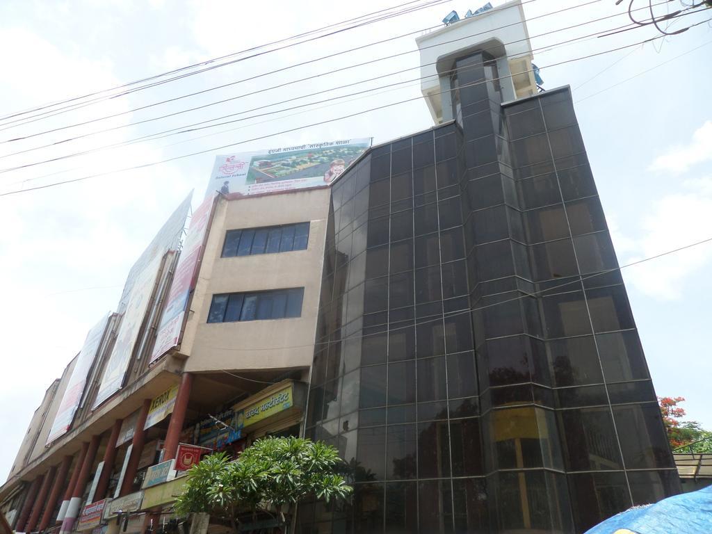 Oyo Flagship 37830 Hotel Aakar International Satara Exterior foto