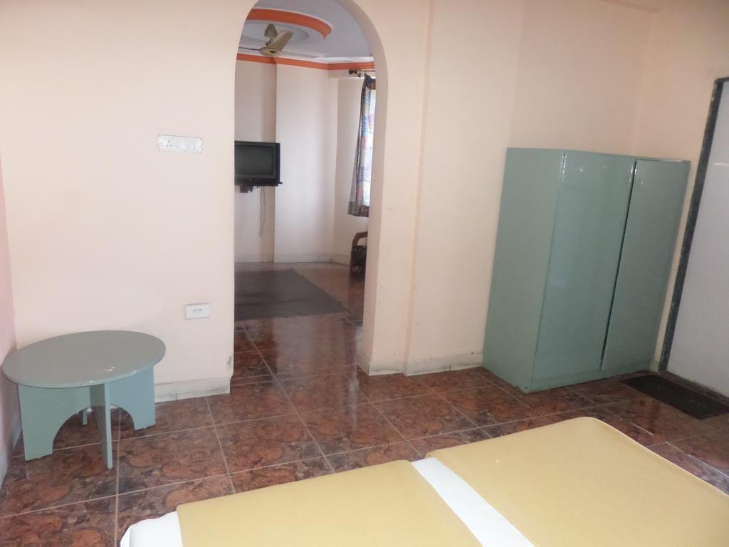 Oyo Flagship 37830 Hotel Aakar International Satara Exterior foto