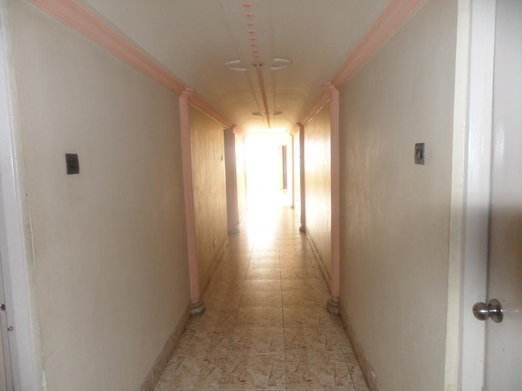 Oyo Flagship 37830 Hotel Aakar International Satara Exterior foto