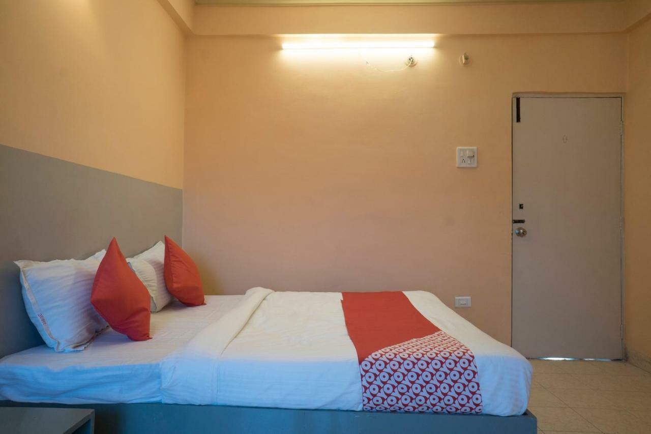 Oyo Flagship 37830 Hotel Aakar International Satara Exterior foto