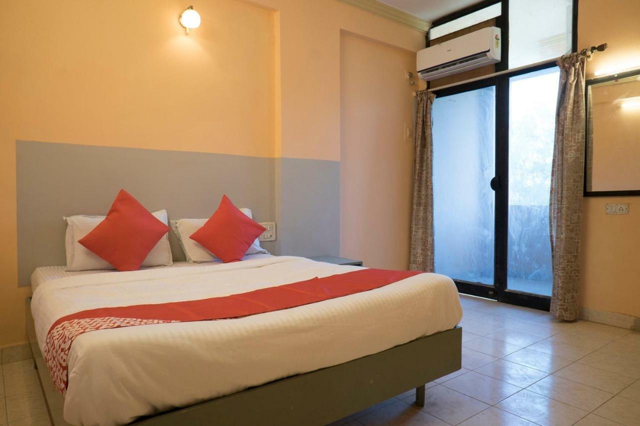 Oyo Flagship 37830 Hotel Aakar International Satara Exterior foto